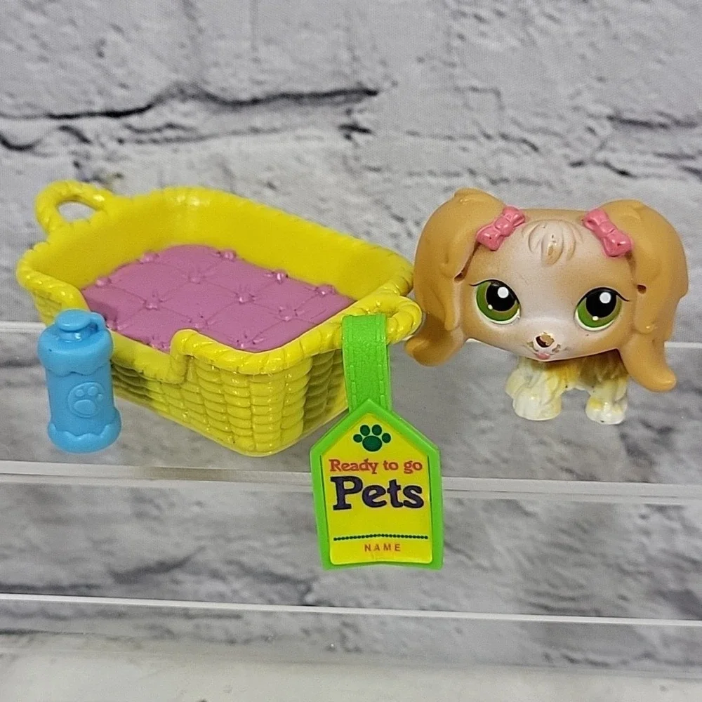 Littlest Pet Shop Figure #79 Maltese Puppy Dog In Basket Ready To Go Tag‎